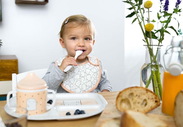 Bavoirs bébé, retrouvez le meilleur pour bébé chez Bambinou