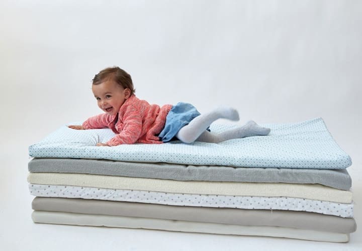 Matelas de voyage, retrouvez le meilleur pour bébé chez Bambinou