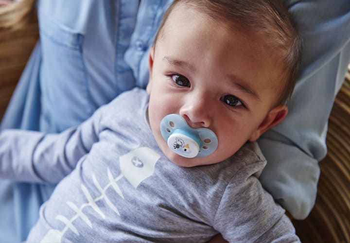 Sucettes et attache-sucettes, retrouvez le meilleur pour bébé chez Bambinou