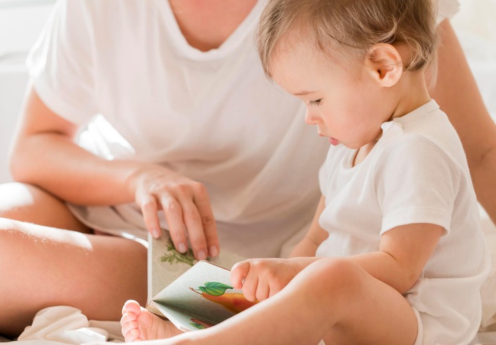 Les meilleurs livres pour aider l'éveil de votre bébé - L'Armoire de Bébé