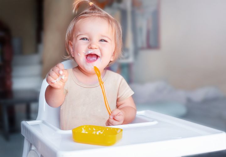 Soldes repas de bébé : chaise haute, bavoir, assiette - Bambinou