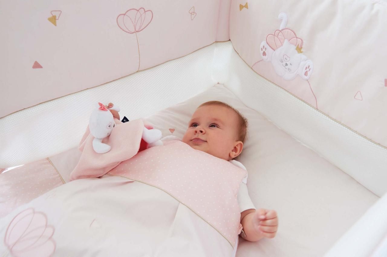 414670 Ensemble linge lit bébé 4 pièces Mademoiselle Candide Bambinou
