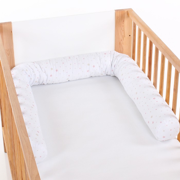 Tour de lit traversin pour conversion lit Cododo Babybay Blanc étoiles sable / roses dans berceau