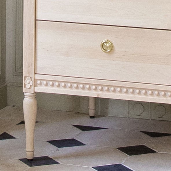 Armoire en bois Massif Gustavienne Natural GUSTAVIENNE lifestyle