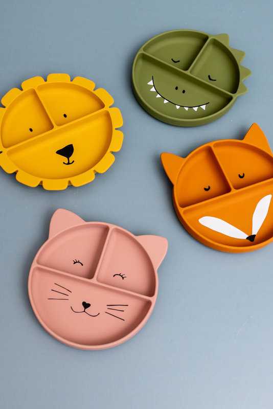 Assiette avec ventouse en silicone et compartiments Mrs. Cat Trixie lifestyle 3