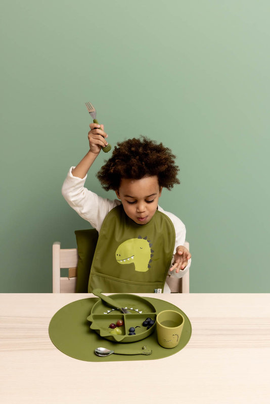 Assiette avec ventouse en silicone et compartiments Mr. Dino Trixie lifestyle 6