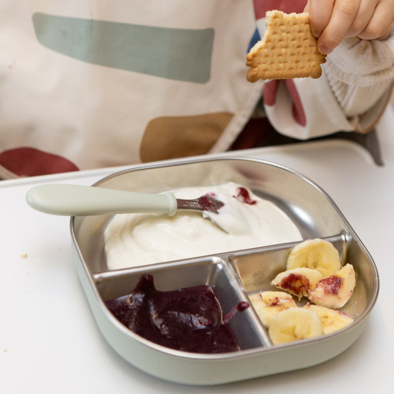 Assiette compartimentée inox Vert de gris Beaba lifestyle 3