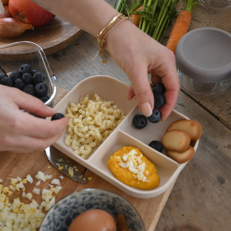 Assiette compartimentée silicone Argile Beaba lifestyle 