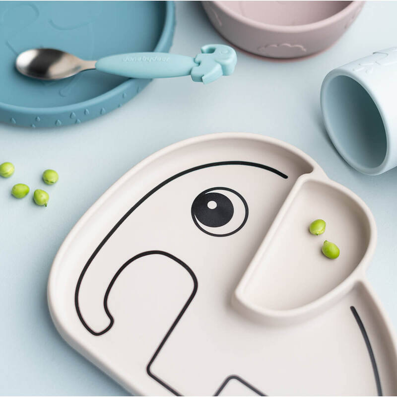 Assiette silicone avec ventouse Elphee Sable Done by Deer lifestyle2