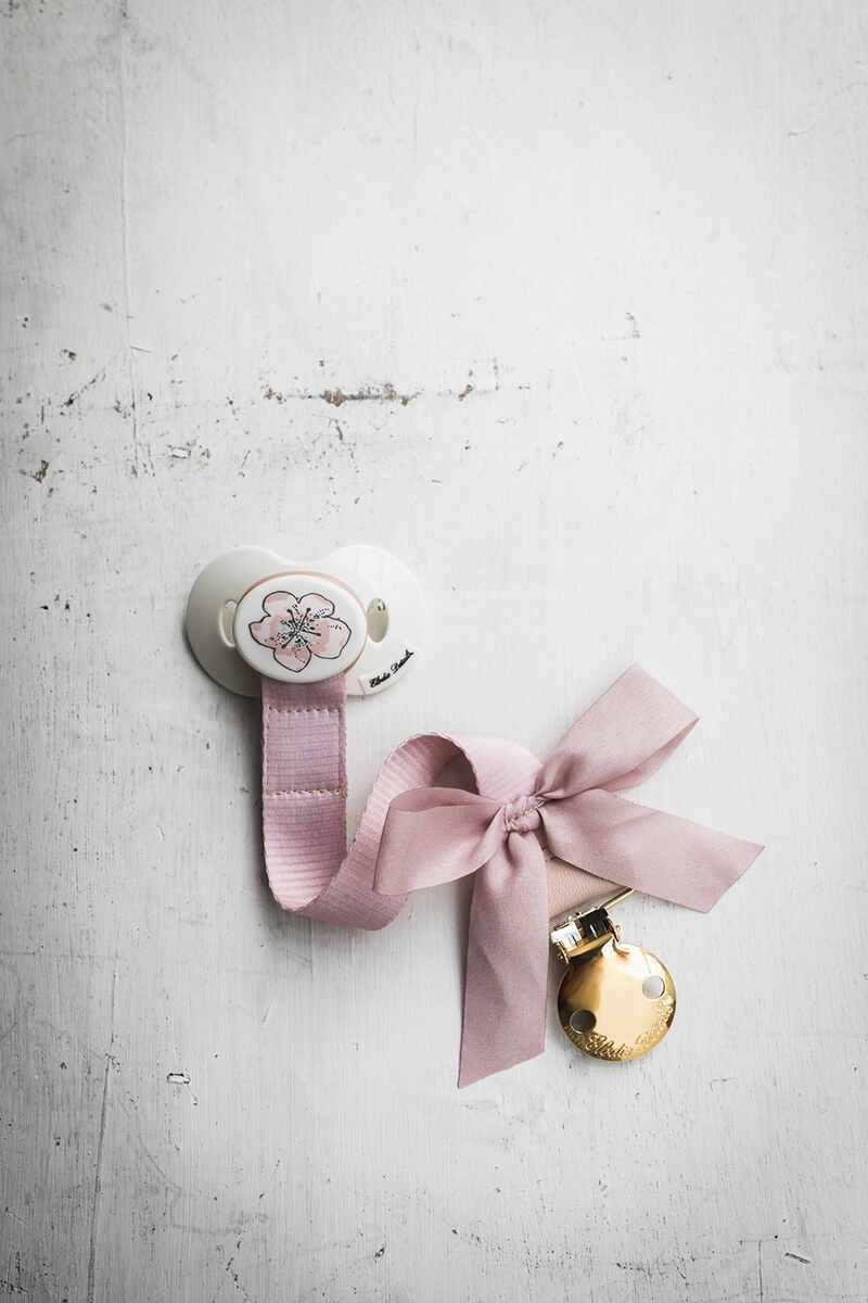 Attache-tétine - Powder Pink Elodie lifestyle