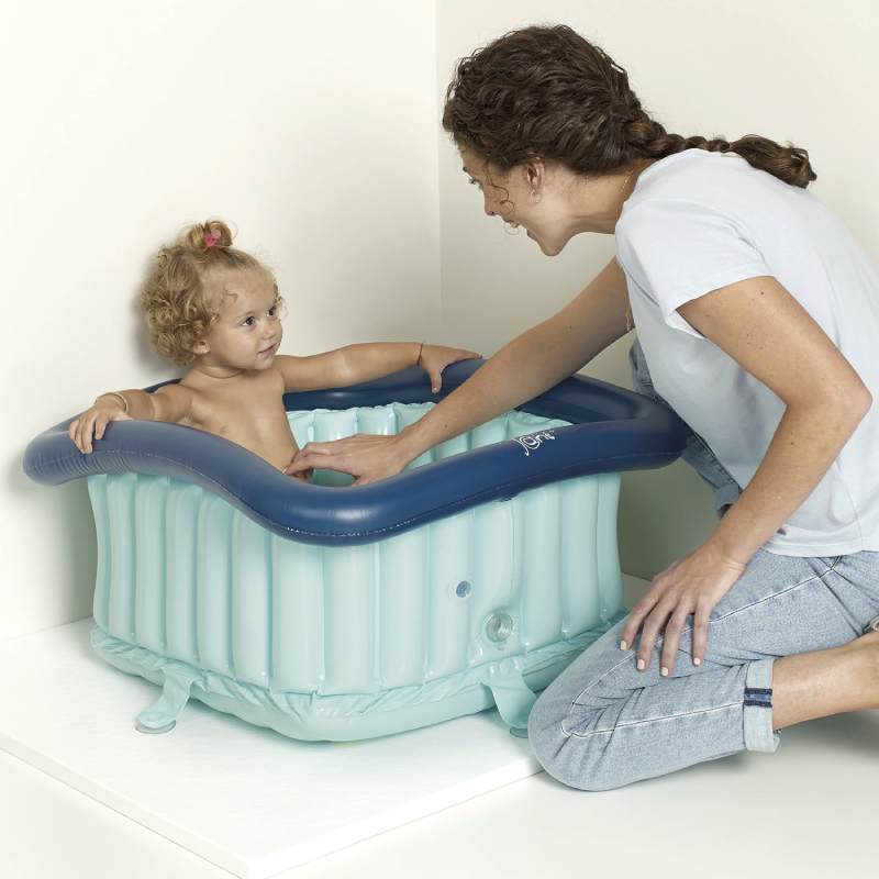 Baignoire gonflable adaptable au receveur de douche Bleu Jané ambiance