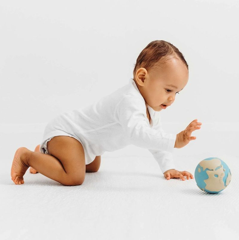 Balle sensorielle Earthy The World Oli & Carol lifestyle