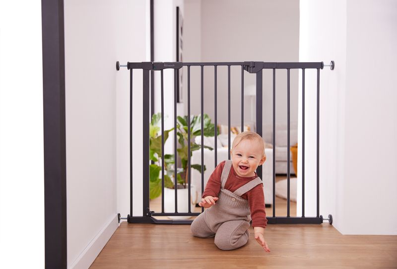 Barrière de sécurité Clear Step Autoclose 2 Hauck lifestyle 1