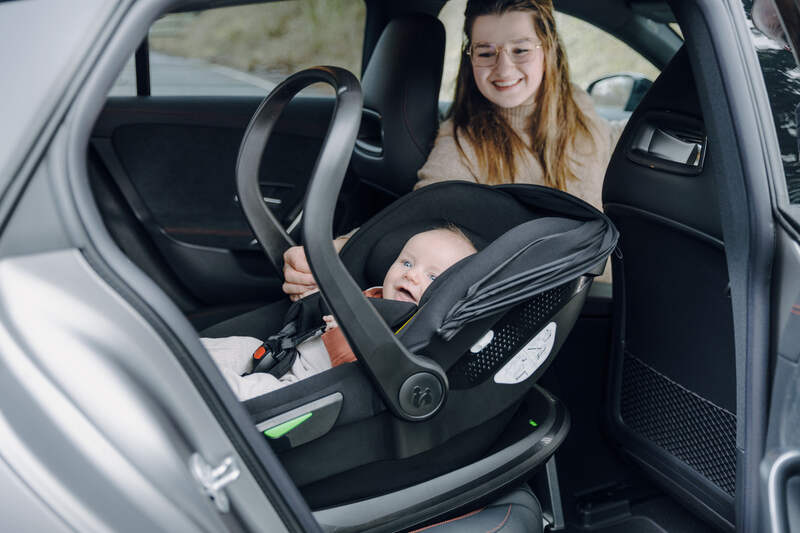 Base i-Size Drive N Care noir Hauck lifestyle4