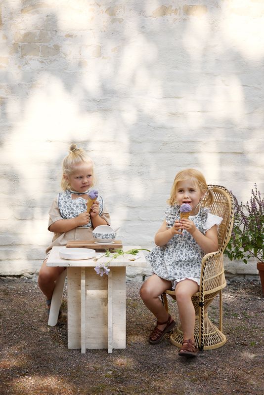 Bavoir Garden Leo Toile Elodie lifestyle 2