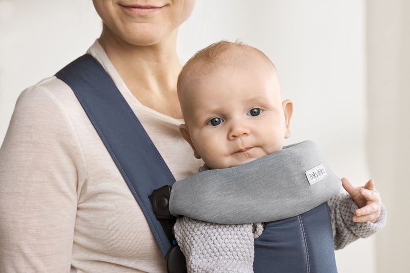 Bavoir pour porte-bébé move et mini jersey BABYBJORN Produit lifestyle