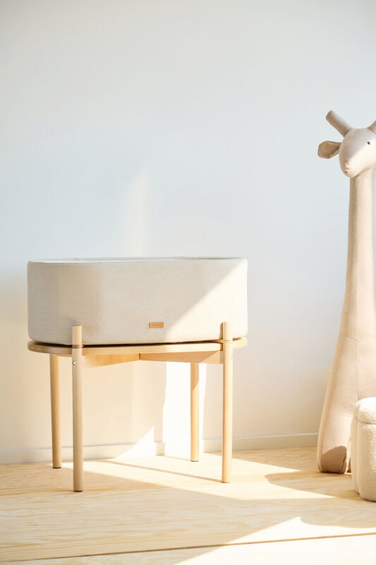 Berceau Bébé Évolutif en Table de Jeu Lin Beige Childhome lifestyle 3