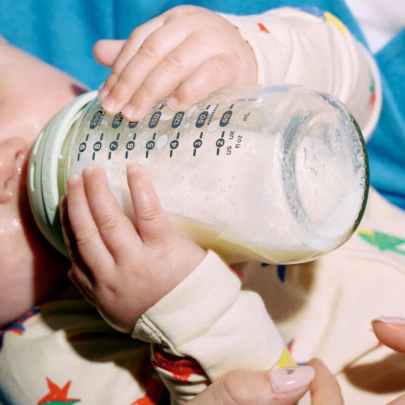 Biberon Natural Start Verre 250ml Tommee Tippee lifestyle