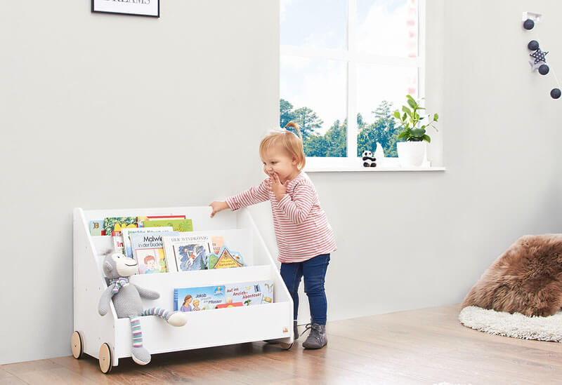 Bibliothèque roulante pour enfants Lasse Blanc Pinolino ambiance