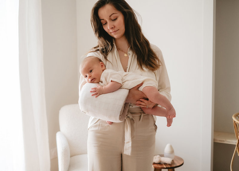 Brassard d'allaitement Grid Candide lifestyle 3