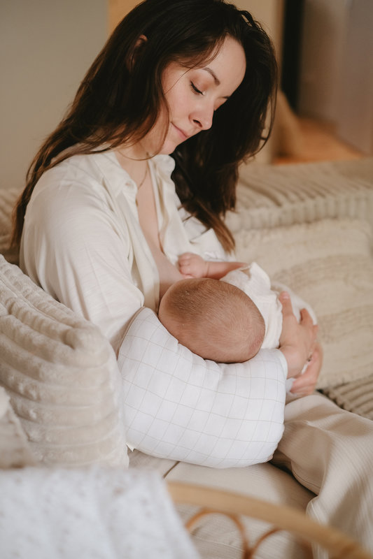 Brassard d'allaitement Grid Candide lifestyle 6