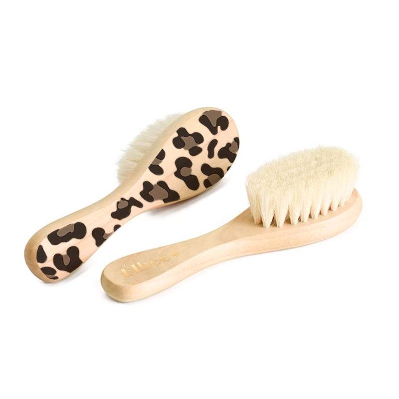 Brosse en bois naturel bébé Graouu ELHÉE couchée