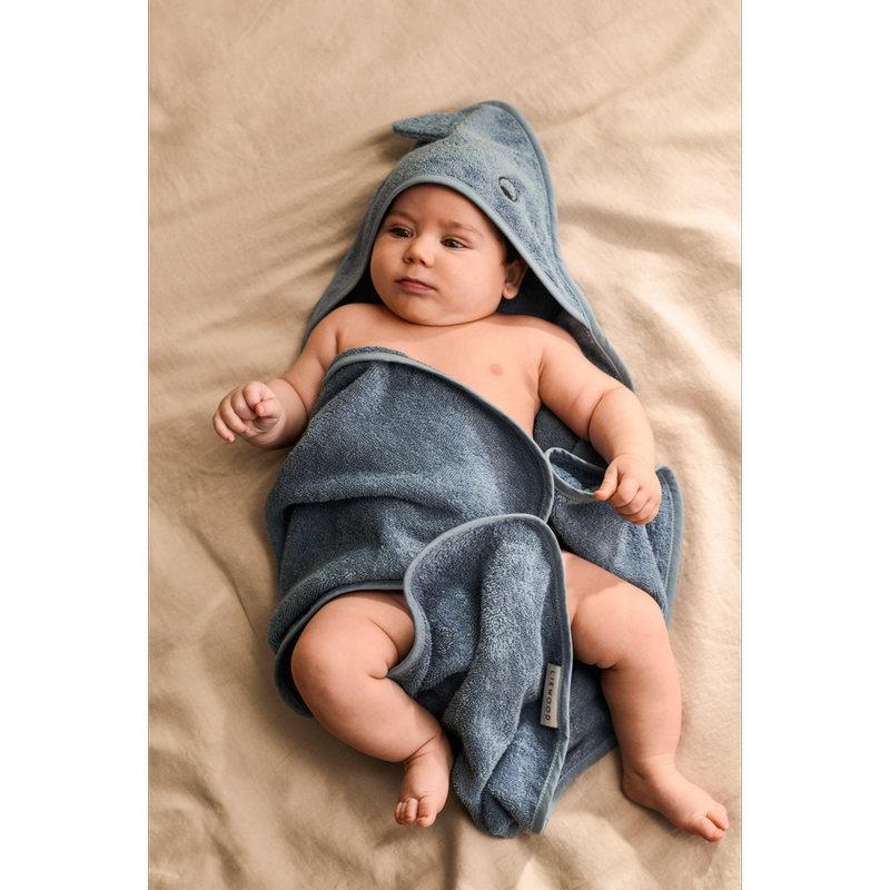Cape de bain à capuche Albert Dino Beach blue Liewood lifestyle