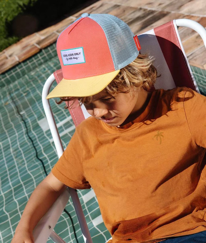 Casquette Minimaliste avec visière courbée 9-18 mois HELLO HOSSY lifestyle 1