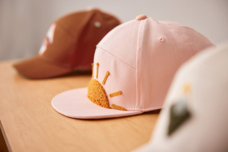 Casquette visière plate Soleil rose clair  Lassig lifestyle