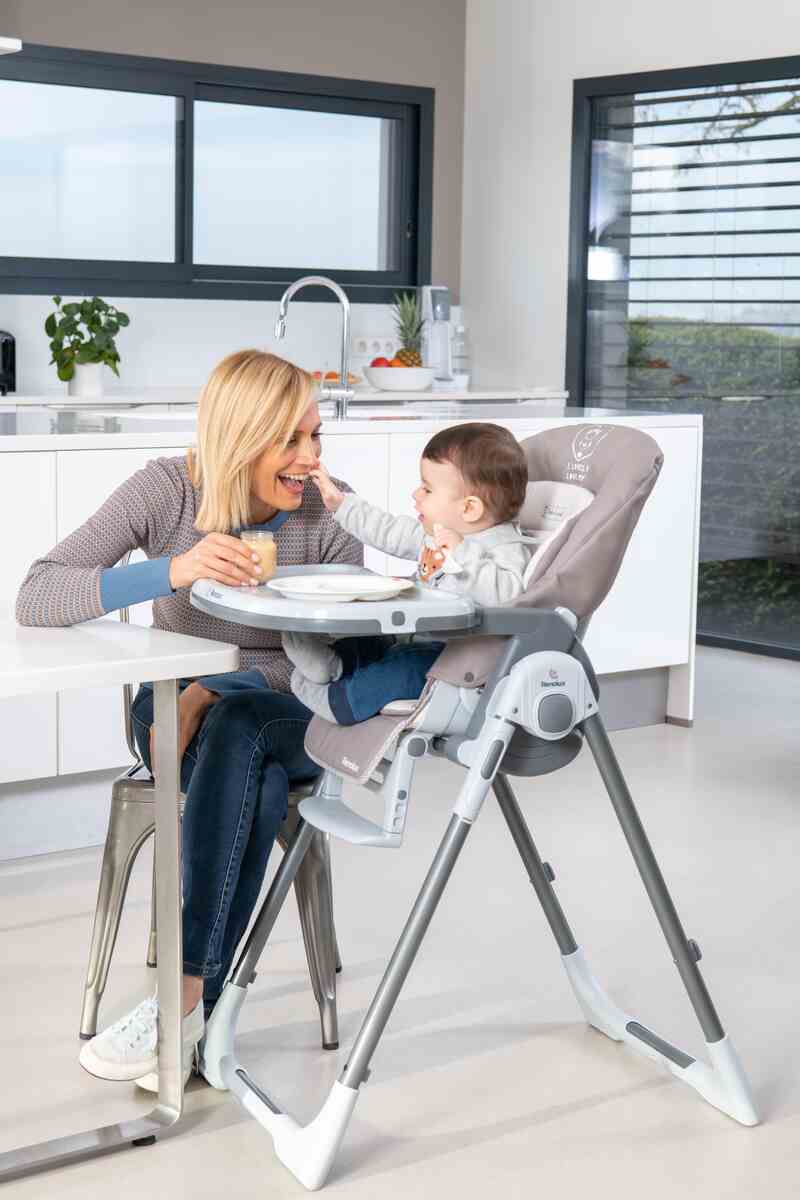 Chaise Haute Bébé Vision Sophie la Girafe So chic Renolux lifestyle 3