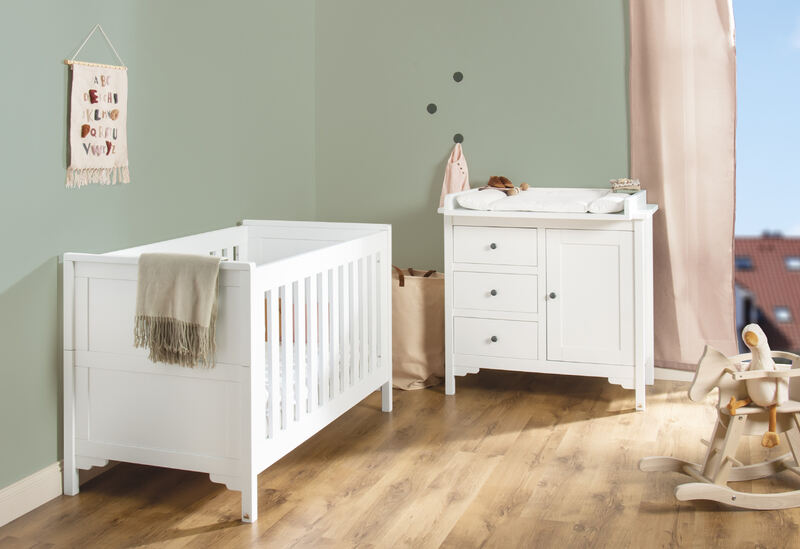 Chambre Chalet : lit, commode Pinolino produit face