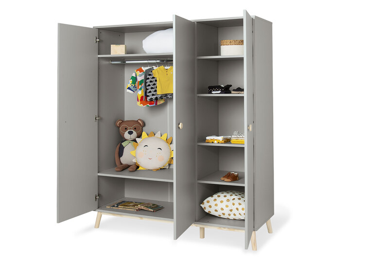 Chambre Dusk : lit, commode, armoire 3 portes Pinolino armoire ouvert