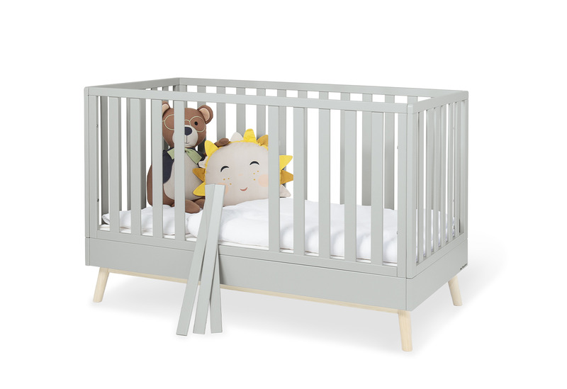 Chambre Dusk : lit, commode Pinolino barres