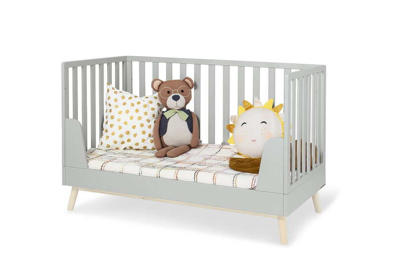 Chambre Dusk : lit, commode Pinolino ouvert