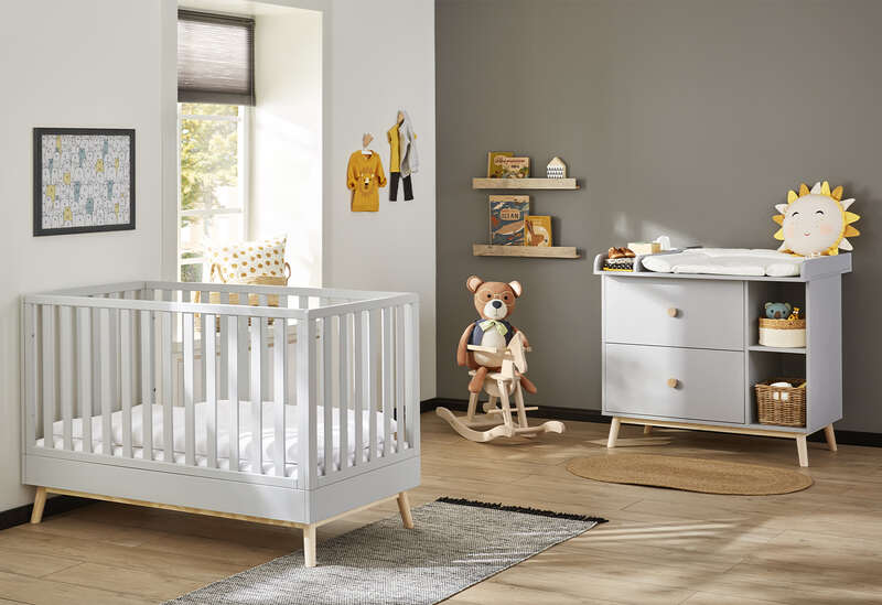Chambre Dusk : lit, commode Pinolino produit face