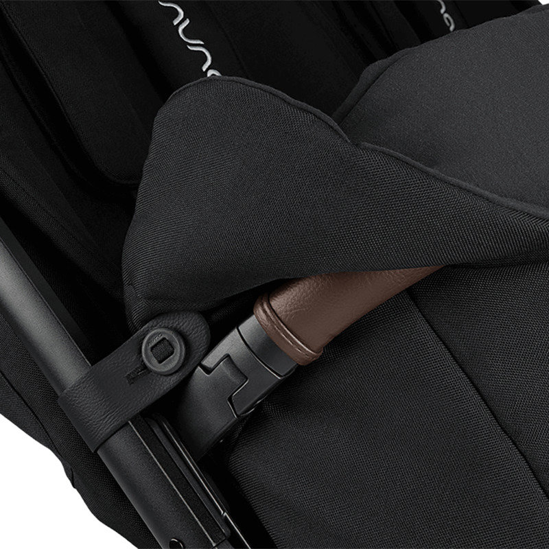 Chancelière pour poussette TRVL DUBL Caviar Nuna zoom