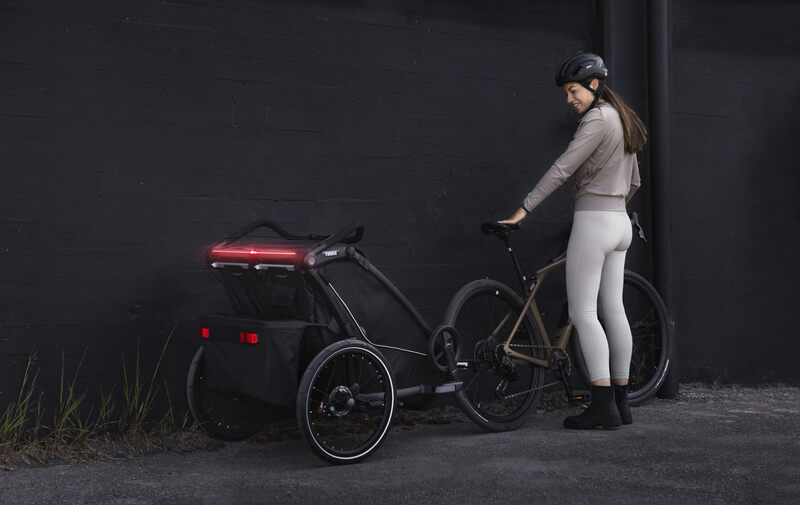 Chariot Sport 2 G3 Black Thule lifestyle2