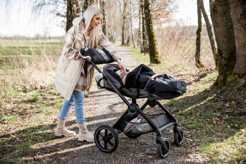 Chauffe main pour poussette noir Hauck lifestyle3