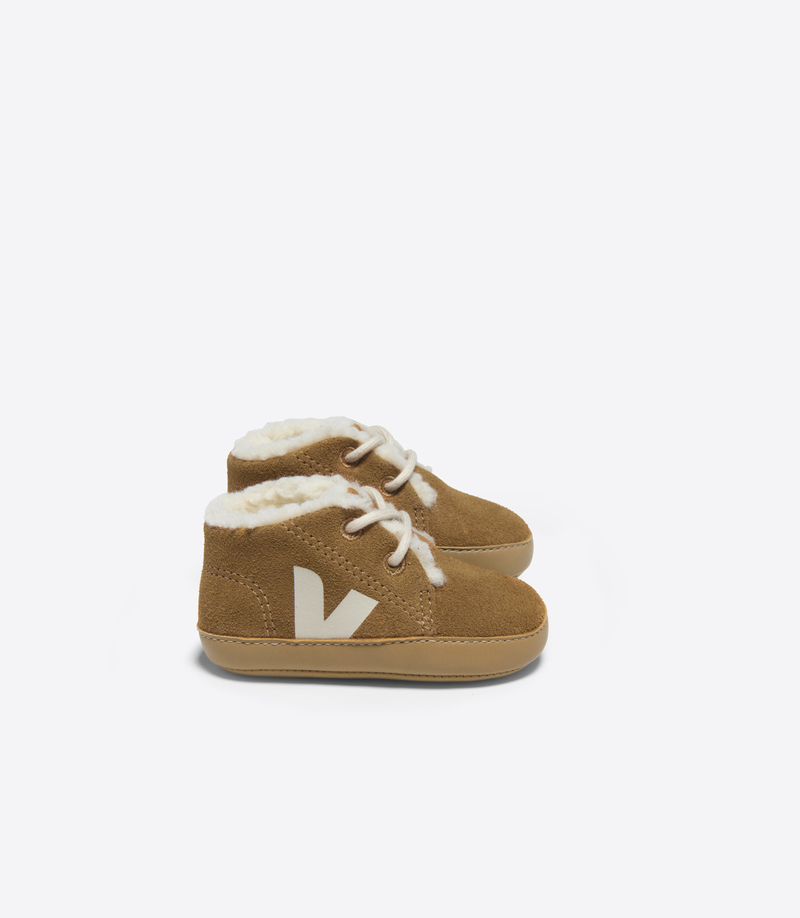 Chaussons bébé fourrés Baby Winterlight Suede Camel Pierre Veja laterale