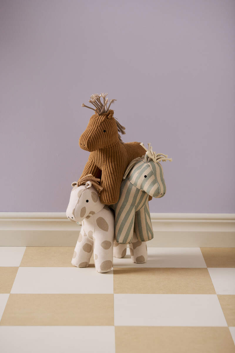 Cheval en peluche Vera Kids Concept lifestyle2