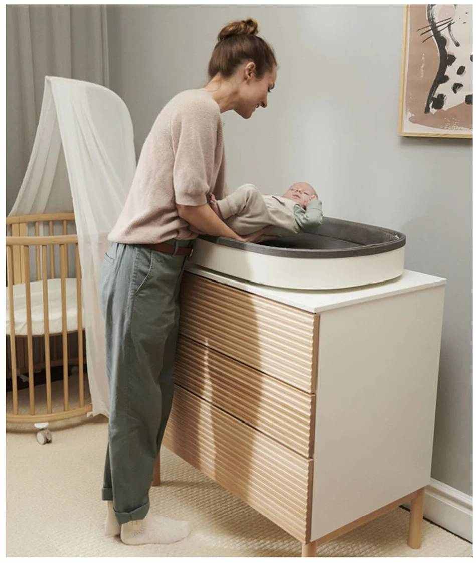 Plan et matelas à langer pour commode Sleepi Stokke sur commode