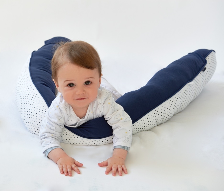 Coussin maternité confort évolutif Candide avec bébé
