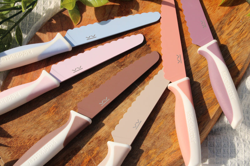 Couteau d'apprentissage Peach Kiddikutter lifesyle 5