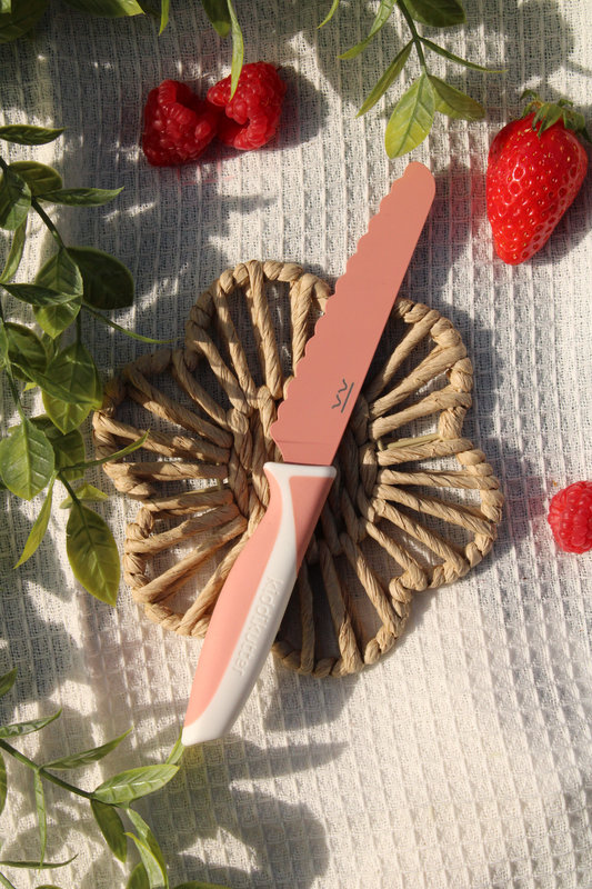 Couteau d'apprentissage Peach Kiddikutter lifesyle 2