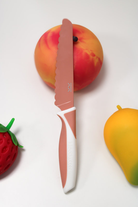 Couteau d'apprentissage Peach Kiddikutter lifesyle 1