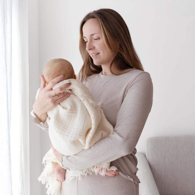 Couverture Double Swaddle Mousseline Ecru BEMINI lifestyle 3