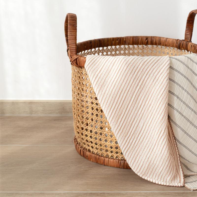 Couverture Swaddle Mousseline Muffin BEMINI lifestyle 2