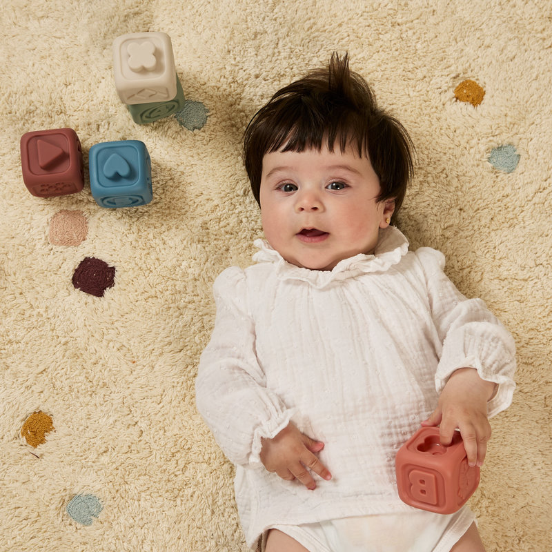 Cubes d'activités souples pour bébé Miniland lifestyle 4