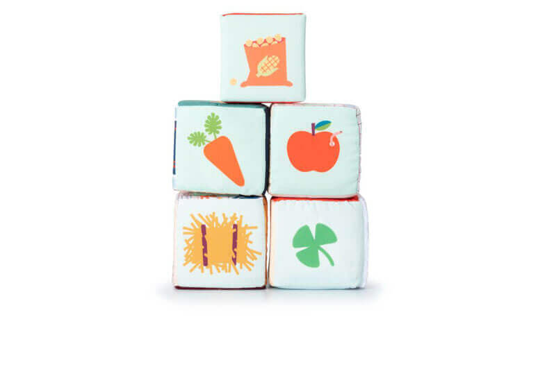 cubes empiler tissus ferme lilliputiens bambinou fruits legumes