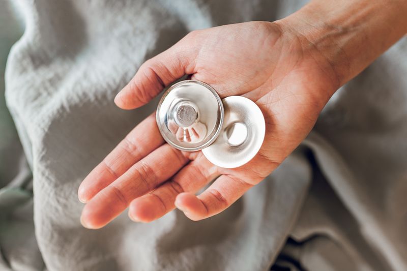 Cups d'allaitement protectrices et cicatrisantes en argent Noacups lifestyle